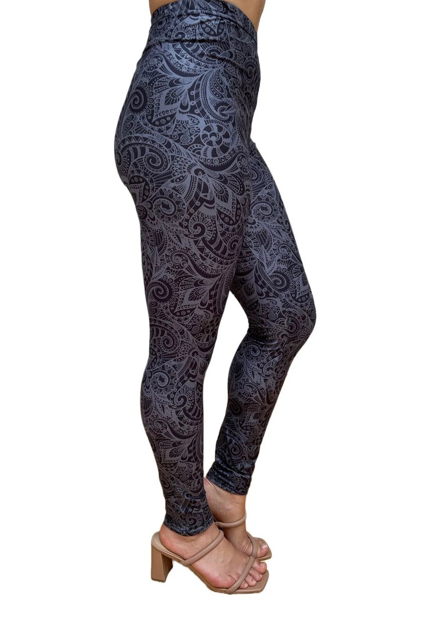 Irresistible Black Paisley Leaf Leggings