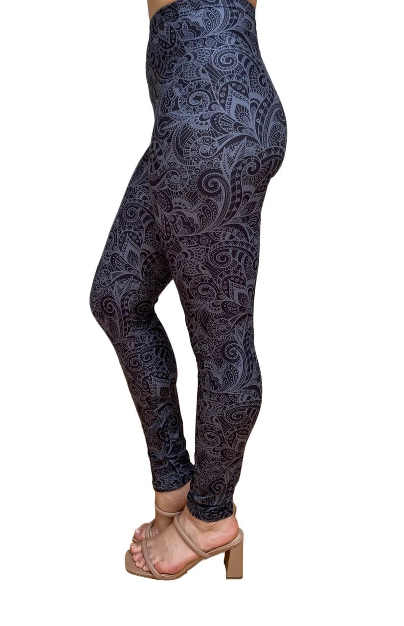 Irresistible Black Paisley Leaf Leggings