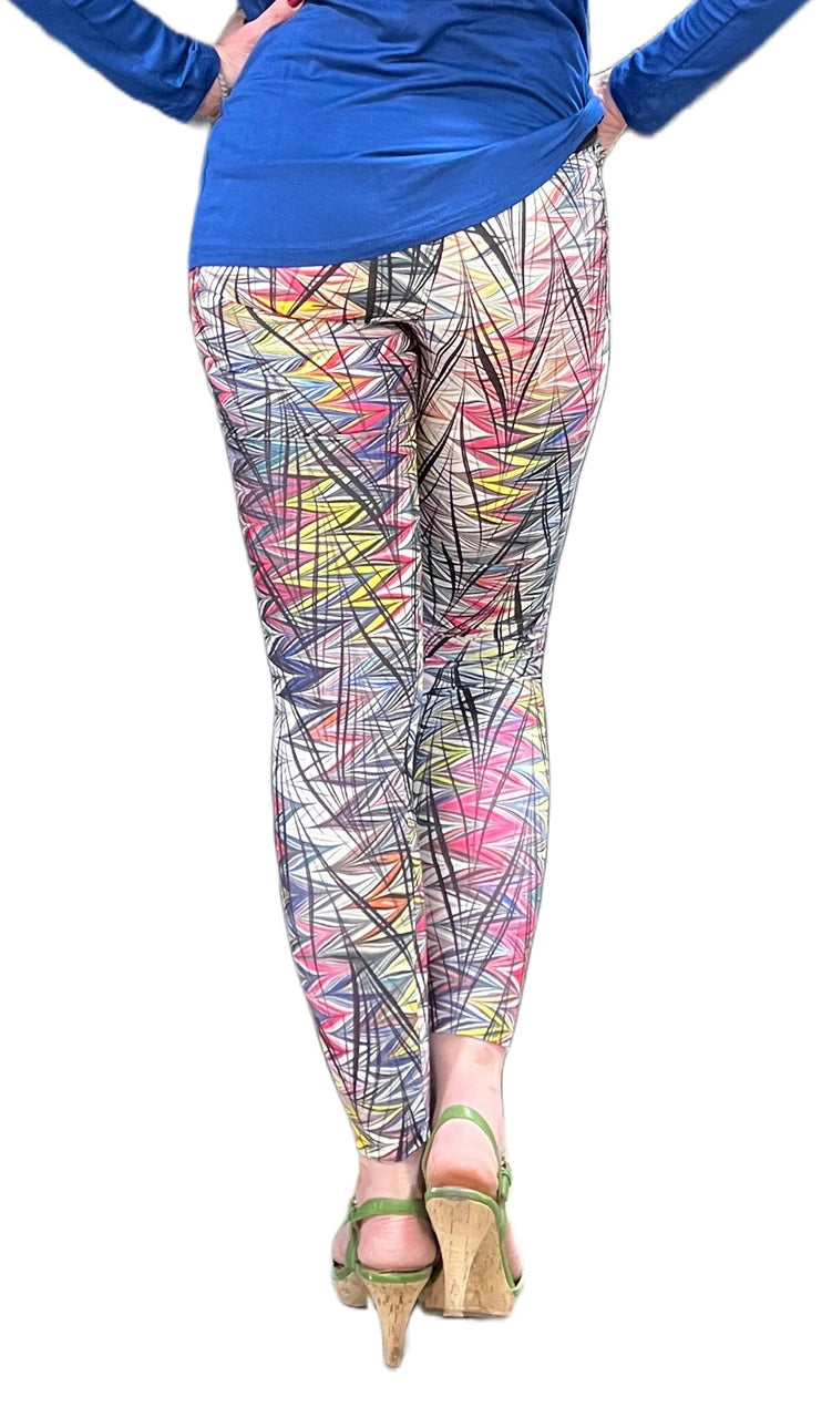 Edgy Italian Marbling Print Leggings with Pockets