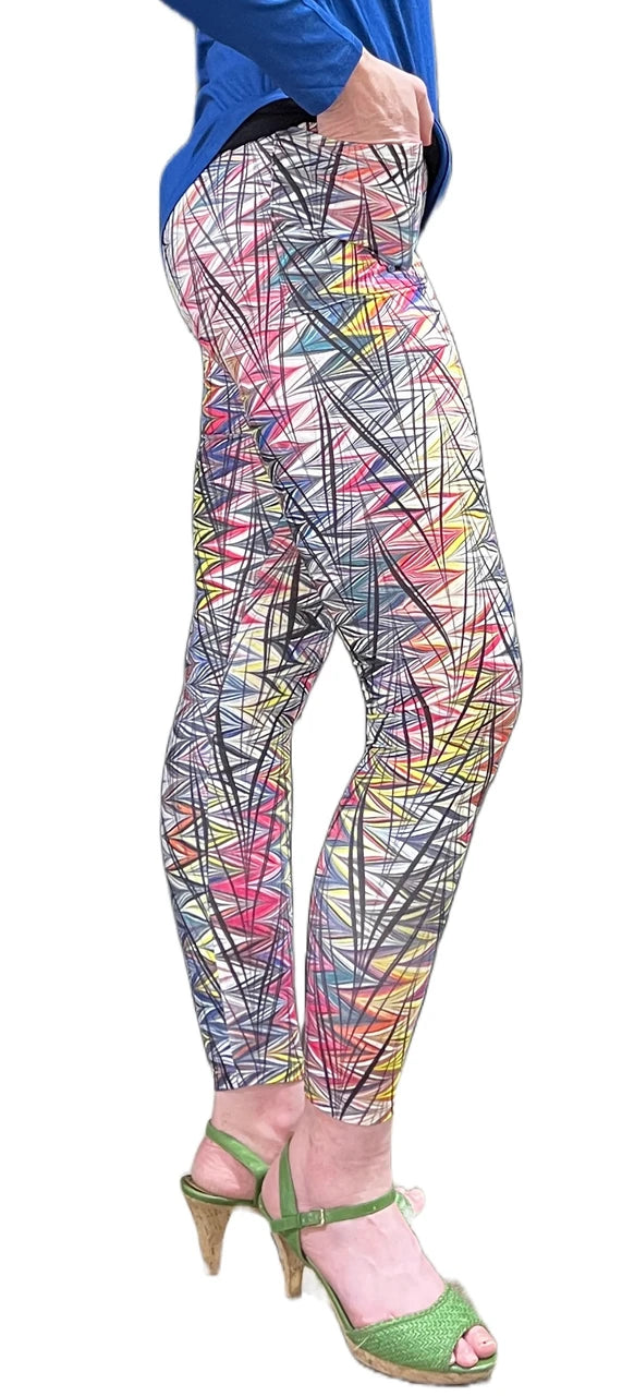 Edgy Italian Marbling Print Leggings with Pockets