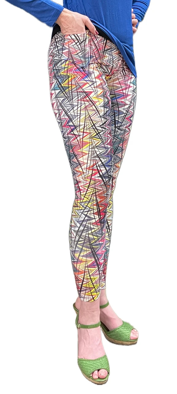 Edgy Italian Marbling Print Leggings with Pockets