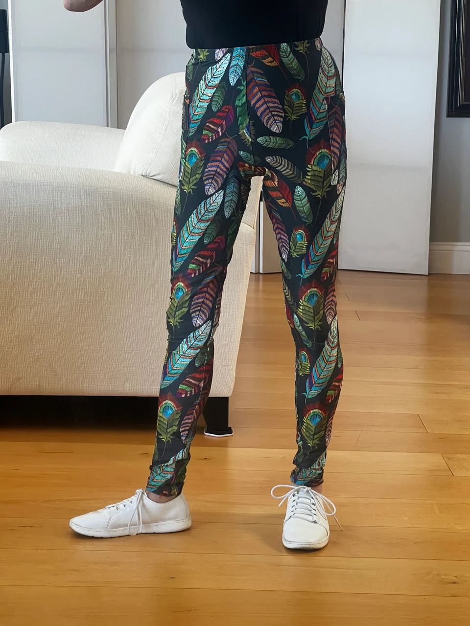 Colorful Feather Print Leggings – One Size, Plus Size